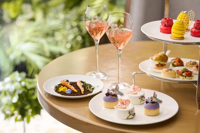 the-fullerton-ocean-park-hotel-hong-kong-lighthouse-lounge-an-enchanting-afternoon-of-the-flutting-beauty-afternoon-tea-hotel-afternoon-tea-offer-2024_1